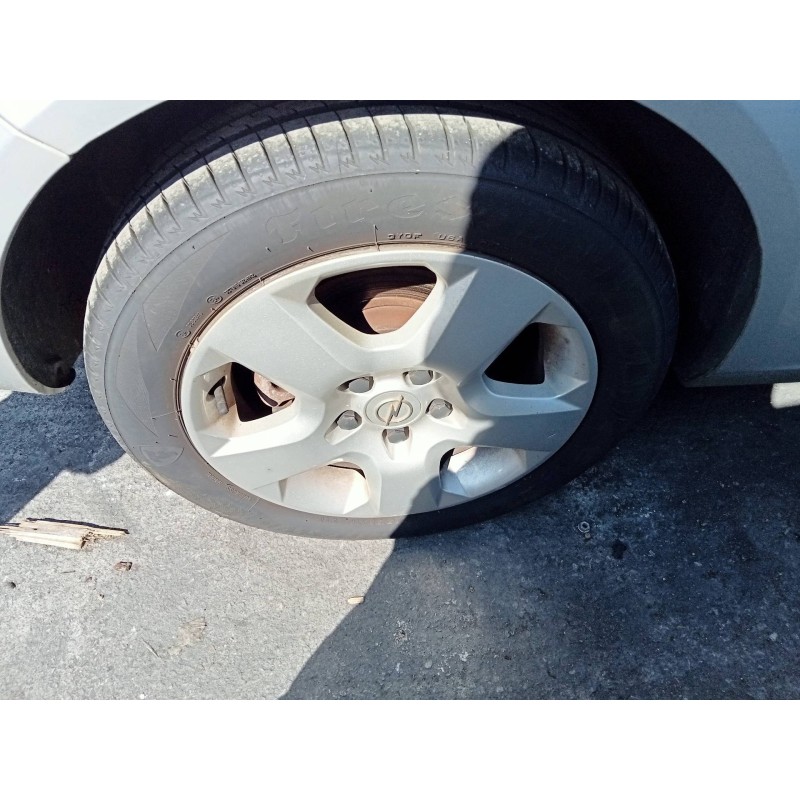 Recambio de neumático para opel astra h berlina cosmo referencia OEM IAM 205/55R16 91V Recambio de neumático para opel astra h berlina cosmo referencia OEM IAM 205/55R16 91V