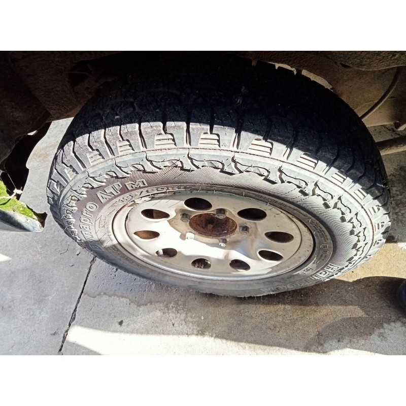 Recambio de neumático para santana santana 300 sa referencia OEM IAM  195/80R15 96T 