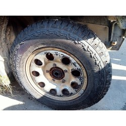 Recambio de neumático para santana santana 300 sa referencia OEM IAM  195/80R15 96T 
