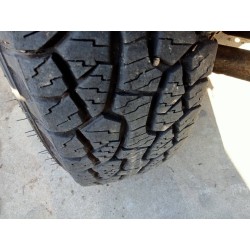 Recambio de neumático para santana santana 300 sa referencia OEM IAM  195/80R15 96T 