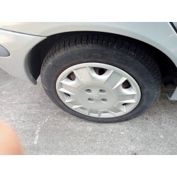 Recambio de neumático para renault megane i fase 2 berlina (ba0) 1.6 16 v rt (ba04) referencia OEM IAM  185/60R15 84H 