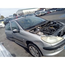 peugeot 206 berlina del año 2000