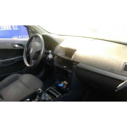 opel astra h berlina del año 2004