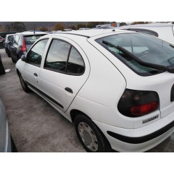 renault megane i berlina hatchback (ba0) del año 1998