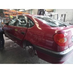 toyota avensis berlina (t 22) del año 1999