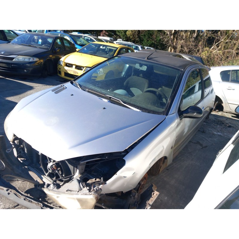 peugeot 206 berlina del año 2000