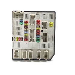 Recambio de caja reles / fusibles para renault megane iii berlina 5 p business referencia OEM IAM   