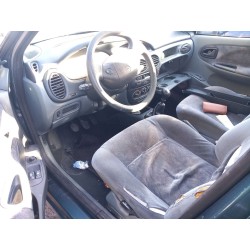 renault megane i berlina hatchback (ba0) del año 1997