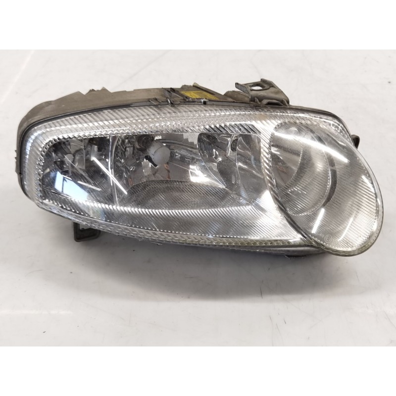 Recambio de faro derecho para alfa romeo 147 (190) referencia OEM IAM 468261940  0301186202