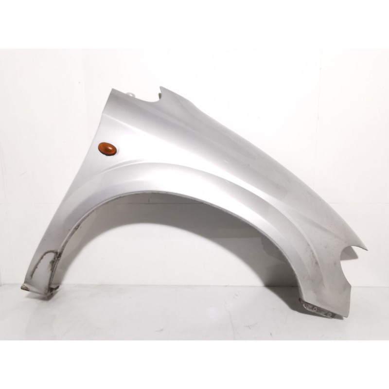 Recambio de aleta delantera derecha para chrysler voyager (rg) referencia OEM IAM  05018444AA 