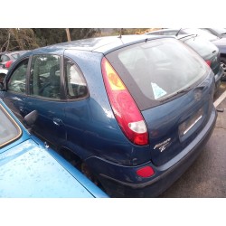 nissan almera tino (v10) del año 2000
