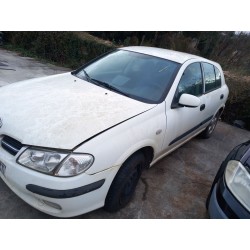 nissan almera del año 2000