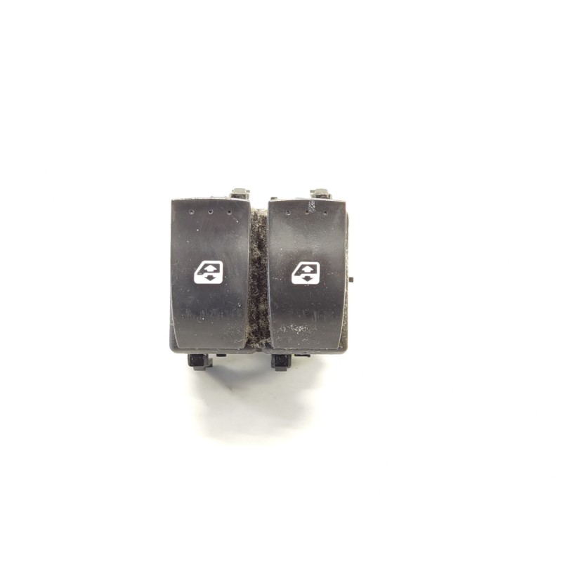 Recambio de mando elevalunas delantero izquierdo para renault scénic ii (jm0/1_) 1.5 dci (jm1f) referencia OEM IAM Recambio de mando elevalunas delantero izquierdo para renault scénic ii (jm0/1_) 1.5 dci (jm1f) referencia OEM IAM