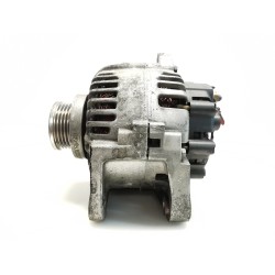 Recambio de alternador para renault megane ii berlina 5p referencia OEM IAM 8200100907  