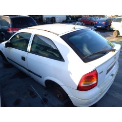 opel astra f berlina del año 2002