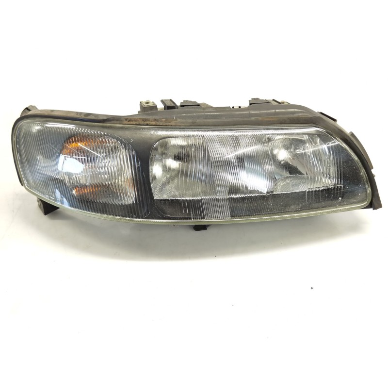 Right headlight Volvo XC70 | Becerril Scrap Yard Right headlight Volvo XC70 | Becerril Scrap Yard