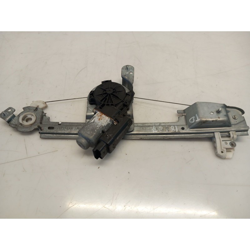 Vidro elétrico traseiro direito Renault Scenic II | Desguace Becerril Vidro elétrico traseiro direito Renault Scenic II | Desguace Becerril