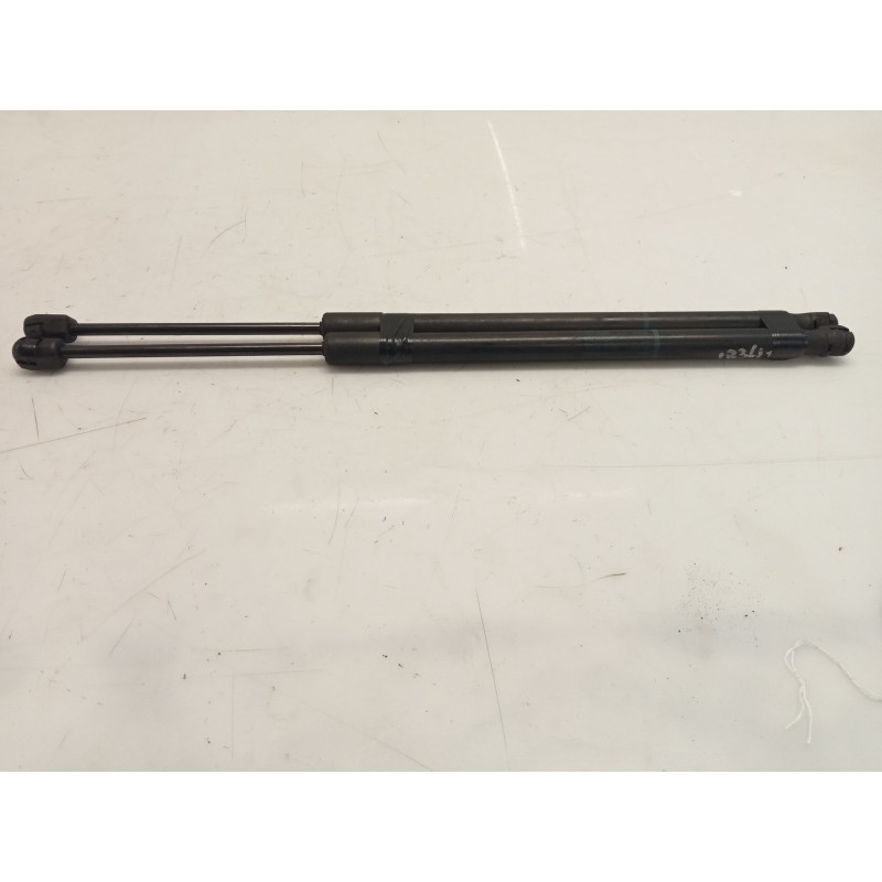 Trunk/boot lid struts Volkswagen Touran (1T1) | Becerril Scrap Yard