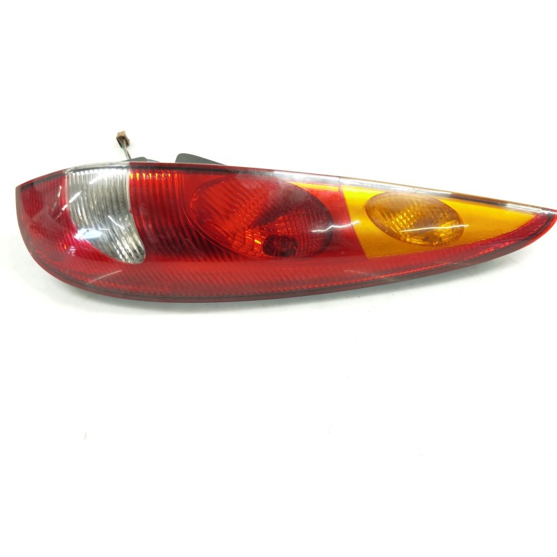 Right rear taillight Nissan Almera tino (V10M) | Becerril Scrap Yard Right rear taillight Nissan Almera tino (V10M) | Becerril Scrap Yard