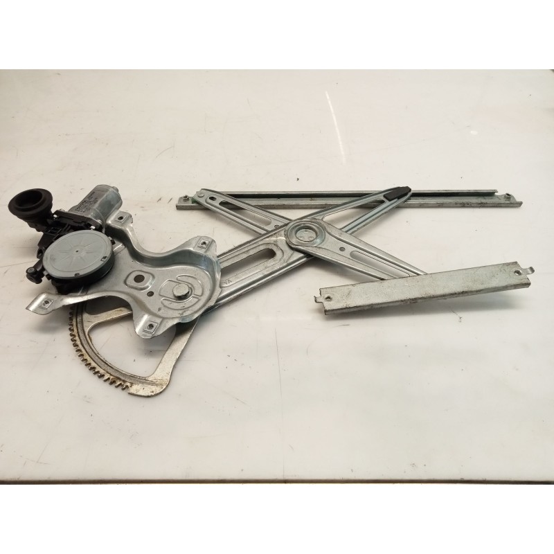 Right front window regulator Toyota Yaris (KSP9/SCP9/NLP9) | Becerril Scrap Yard Right front window regulator Toyota Yaris (KSP9/SCP9/NLP9) | Becerril Scrap Yard