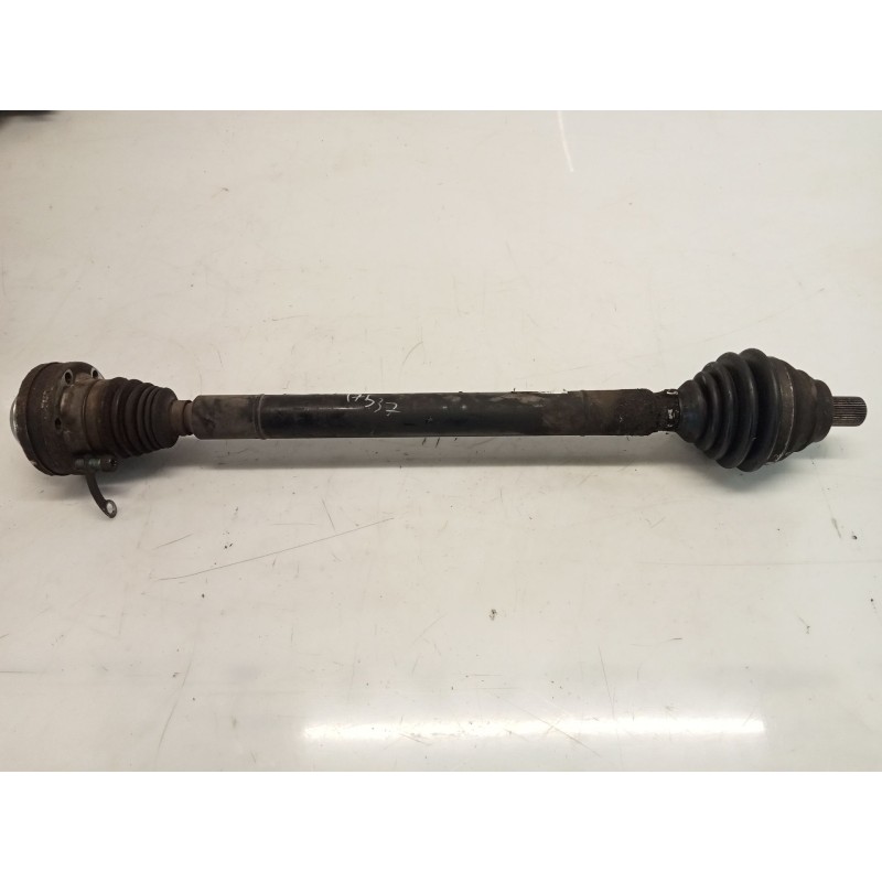 Right front axle Volkswagen Passat berlina (3C2) | Becerril Scrap Yard Right front axle Volkswagen Passat berlina (3C2) | Becerril Scrap Yard