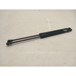 Trunk/boot lid struts Toyota Yaris (KSP9/SCP9/NLP9) | Becerril Scrap Yard