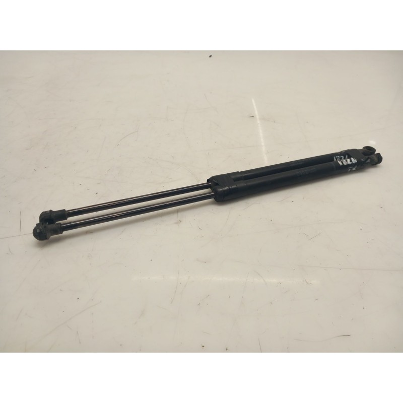 Trunk/boot lid struts Toyota Yaris (KSP9/SCP9/NLP9) | Becerril Scrap Yard Trunk/boot lid struts Toyota Yaris (KSP9/SCP9/NLP9) | Becerril Scrap Yard