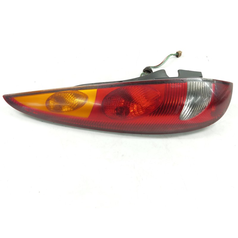Fanale posteriore sinistro Nissan Almera tino (V10) | Desguace Becerril Fanale posteriore sinistro Nissan Almera tino (V10) | Desguace Becerril