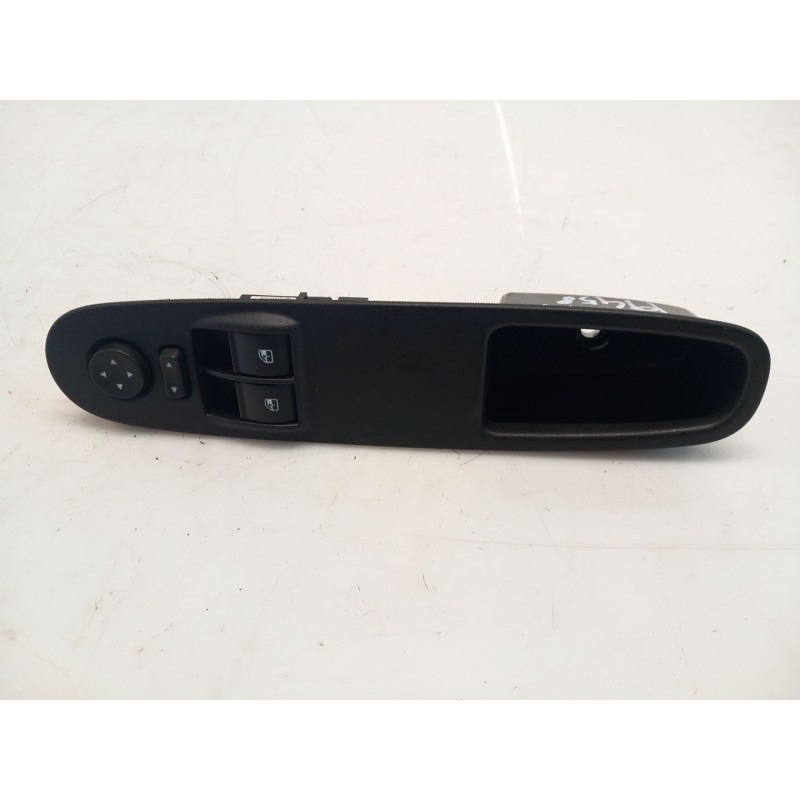 Recambio de mando elevalunas delantero izquierdo para fiat grande punto (199_) 1.3 d multijet (199.axd11, 199.axd1a, 199.axd1b,. Recambio de mando elevalunas delantero izquierdo para fiat grande punto (199_) 1.3 d multijet (199.axd11, 199.axd1a, 199.axd1b,.