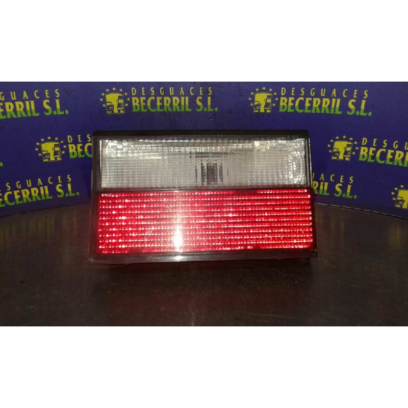 Recambio de piloto trasero central derecho para citroen xantia berlina 1.6 sx referencia OEM IAM Recambio de piloto trasero central derecho para citroen xantia berlina 1.6 sx referencia OEM IAM