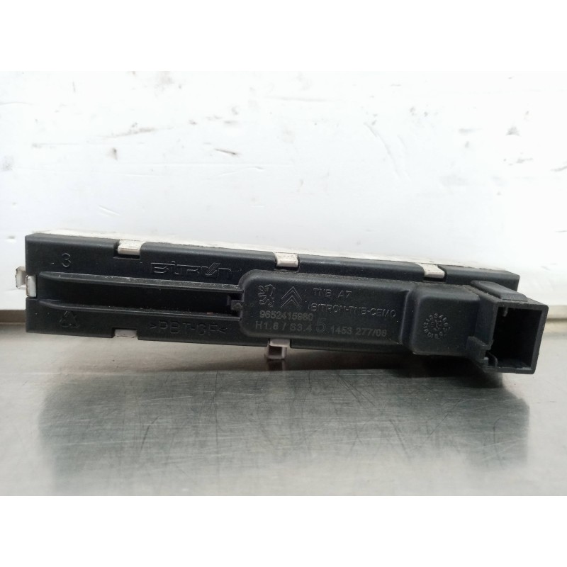 Recambio de pantalla multifuncion para peugeot 207 xs pack referencia OEM IAM 9652415980 Recambio de pantalla multifuncion para peugeot 207 xs pack referencia OEM IAM 9652415980