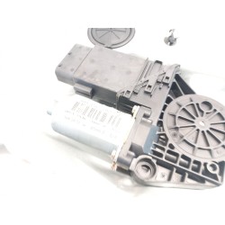 Alzacristallo anteriore destro Volkswagen Passat berlina (3B3) | Desguace Becerril