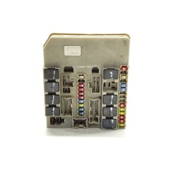 Relay / fuse box Renault Clio III (BR0/1, CR0/1) | Becerril Scrap Yard