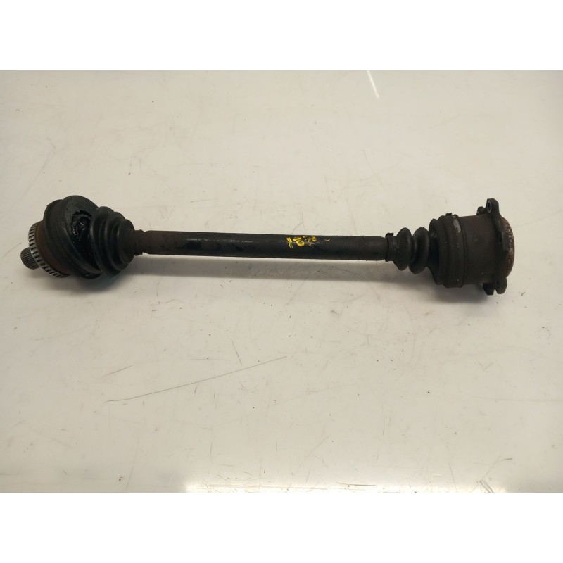 Right front axle Volkswagen Passat berlina (3B3) | Becerril Scrap Yard Right front axle Volkswagen Passat berlina (3B3) | Becerril Scrap Yard
