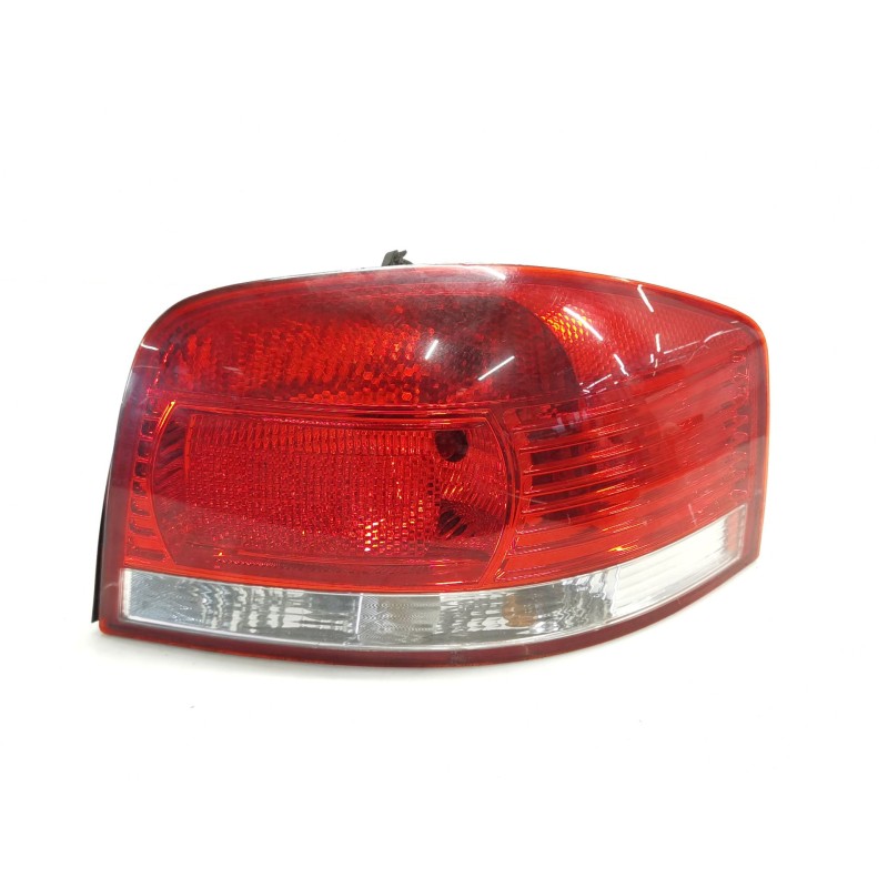 Recambio de piloto trasero derecho para audi a3 sportback (8pa) 2.0 tdi referencia OEM IAM 8P0945096/8P0945096A  