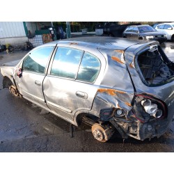 Elenco delle parti per Nissan almera II hatchback (N16) 2.2 dCi Diesel dell'anno 2005 con motore YD22DDT