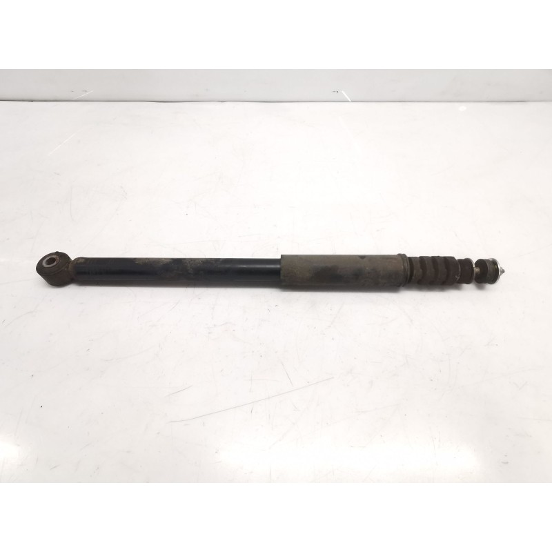 Recambio de amortiguador trasero derecho para dacia duster referencia OEM IAM 562105043R  