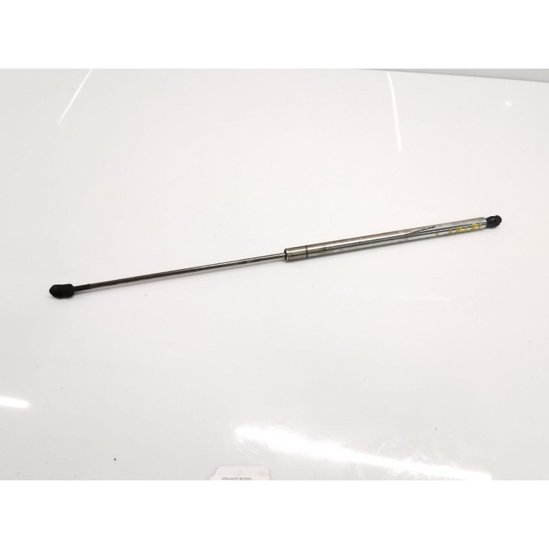 Hood dampers Volkswagen Passat berlina (3B3) | Becerril Scrap Yard