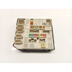 Recambio de caja reles / fusibles para renault megane iii berlina 5 p referencia OEM IAM 284B60008R  