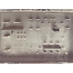 Caixa de relés / fusíveis. Volkswagen Jetta (1K2) | Desguace Becerril