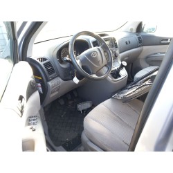 kia carnival del año 2010