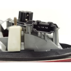 Recambio de piloto trasero central izquierdo para mercedes clase e (w210) berlina diesel 270 cdi (210.016) referencia OEM IAM A2
