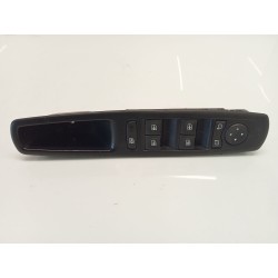 Vorderer linker Fensterheber-Schalter Renault Megane III hatchback (BZ0/1_, B3_) | Desguace Becerril