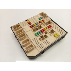 Relay / fuse box Renault Megane III hatchback (BZ0/1_, B3_) | Becerril Scrap Yard