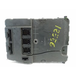 Recambio de caja reles / fusibles para renault scenic ii grand confort expression referencia OEM IAM 8200780021  