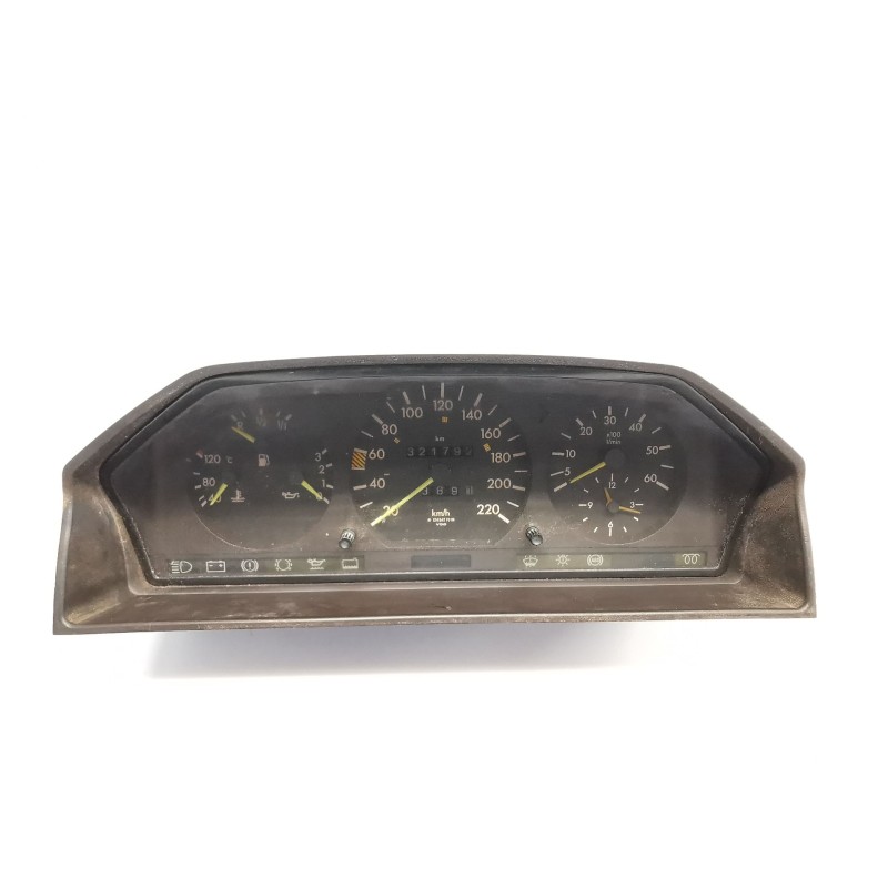 Instrument cluster 124 sedan (W124) | Becerril Scrap Yard Instrument cluster 124 sedan (W124) | Becerril Scrap Yard