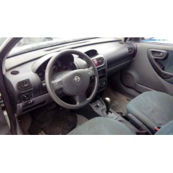 opel corsa c del año 2001