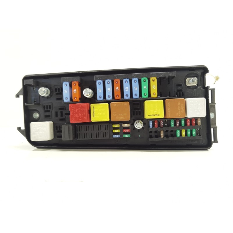 Recambio de caja reles / fusibles para opel vectra c berlina elegance referencia OEM IAM 13240247 519181101 Recambio de caja reles / fusibles para opel vectra c berlina elegance referencia OEM IAM 13240247 519181101
