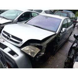 opel vectra c berlina del año 2004