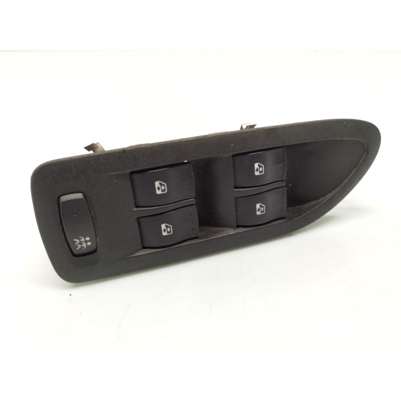 Recambio de mando elevalunas delantero izquierdo para renault laguna ii (bg0/1_) 2.2 dci (bg0f) referencia OEM IAM 8200397299 Recambio de mando elevalunas delantero izquierdo para renault laguna ii (bg0/1_) 2.2 dci (bg0f) referencia OEM IAM 8200397299